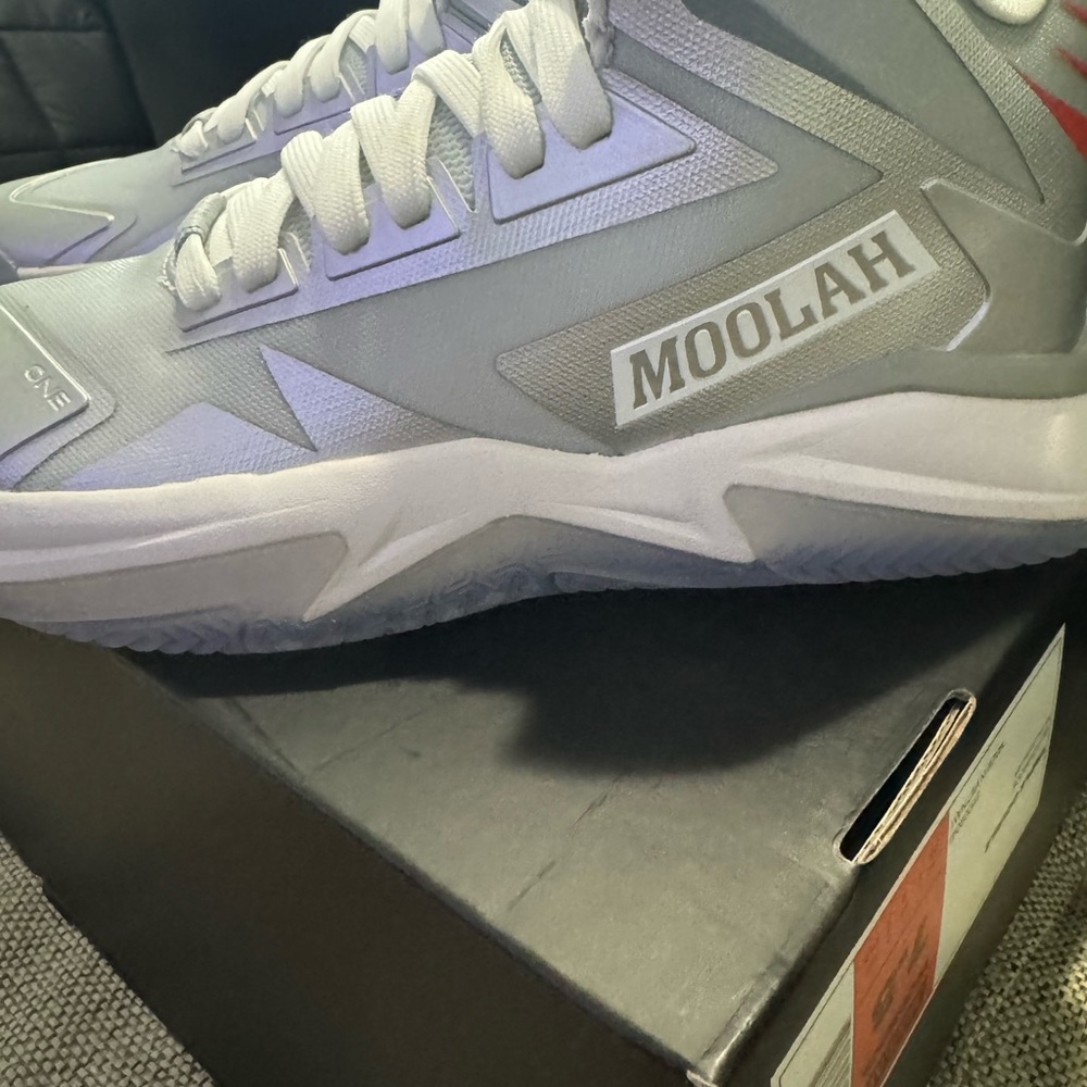 Moolah Women’s Basketball Shoes Size 7.5 - Picture 3 of 9